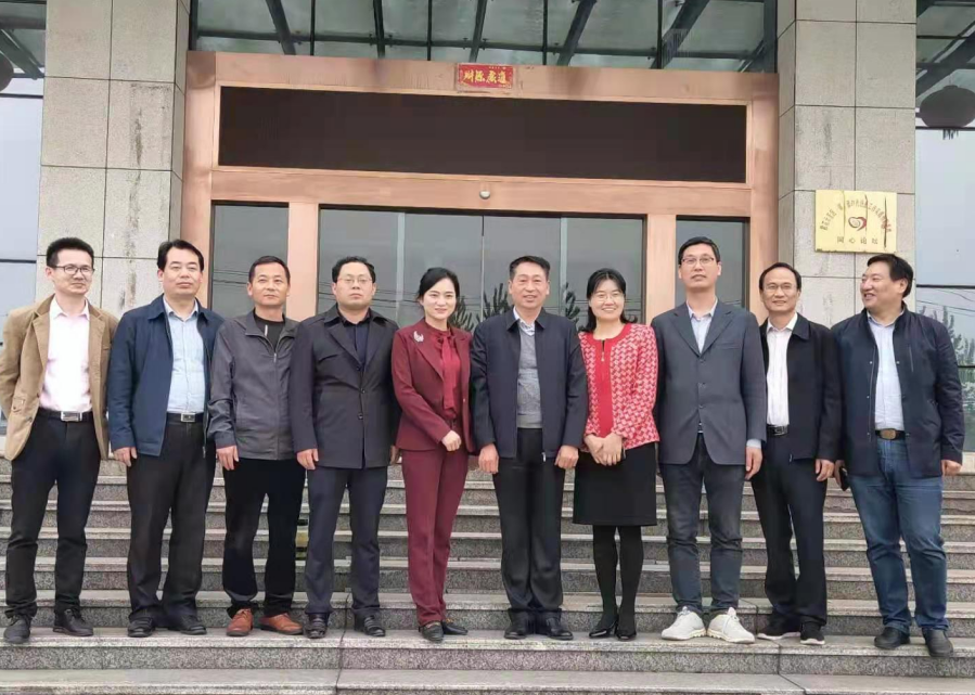 浠水縣縣委常委統戰部長(cháng)汪秀芬,帶領(lǐng)浠水全縣統一戰線(xiàn)工作者蒞臨公司浠水基地考察指導工作